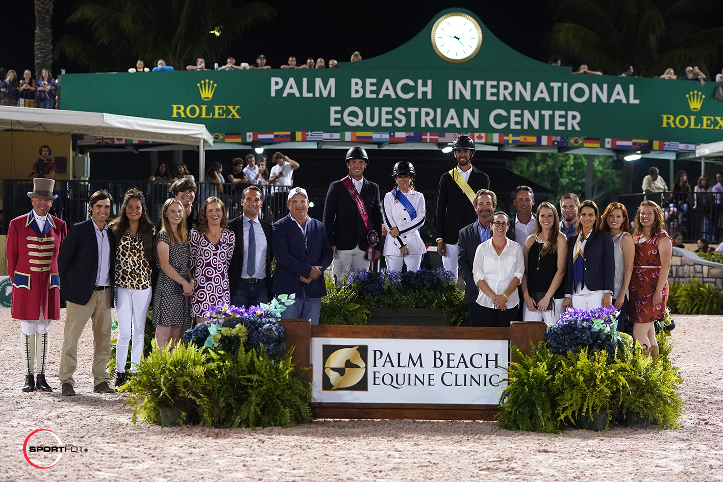 The top three riders with the veterinarians of Palm Beach Equine Clinic. Photo © Sportfot