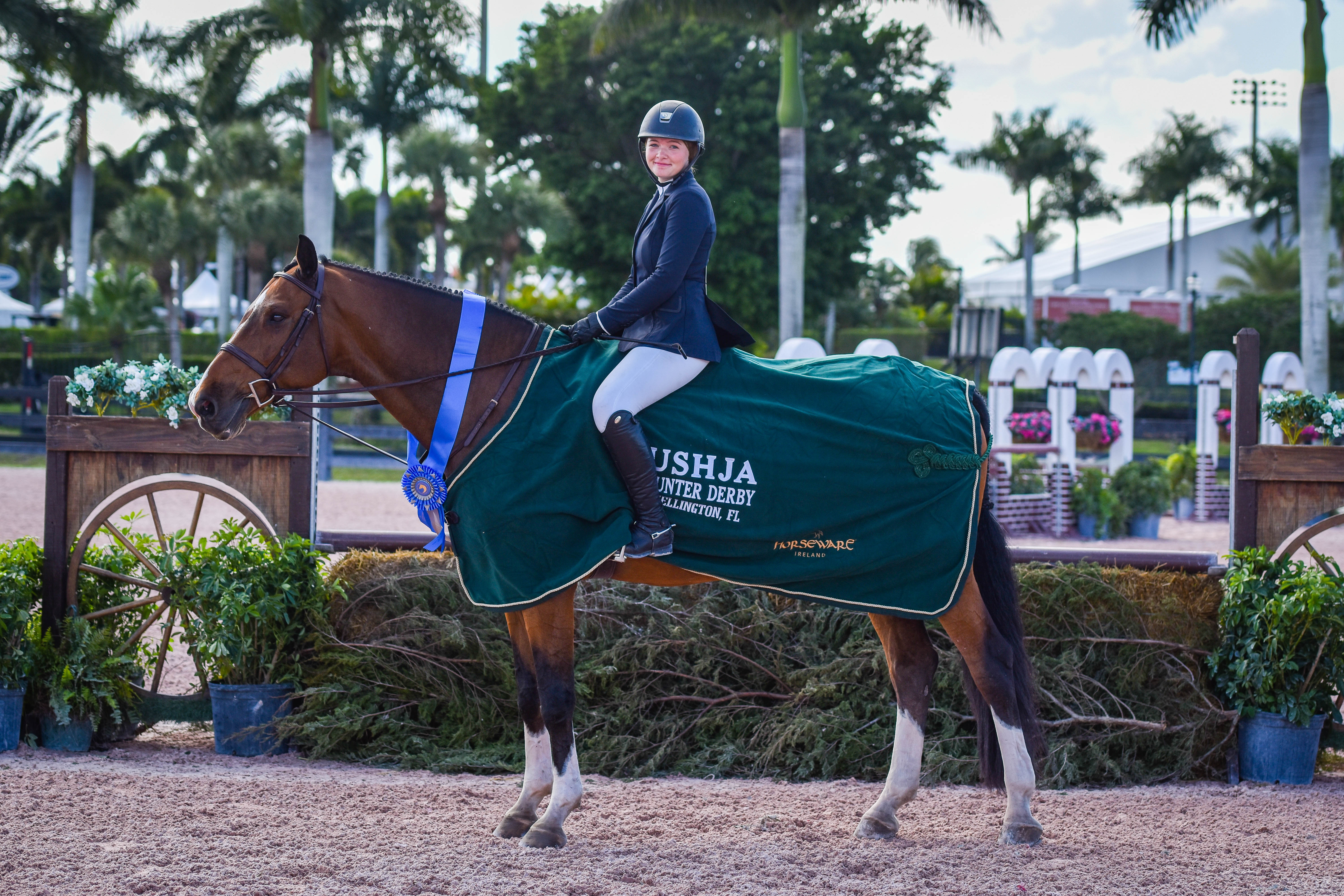 Jackie MacDonald and Chalk Hill in their winning presentation. Photo © ESP/Liza Goodlett.