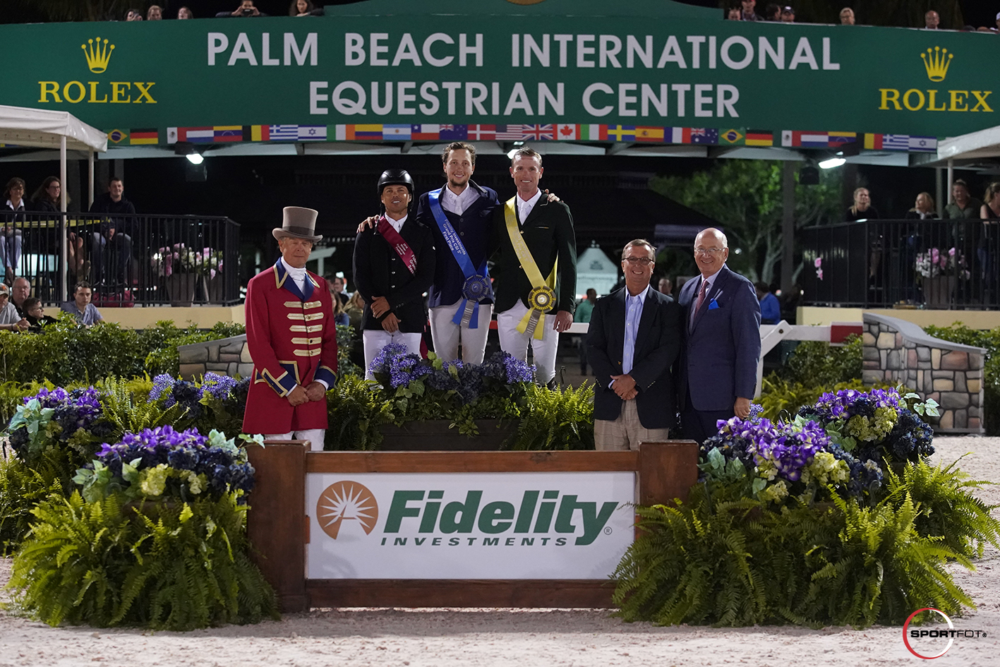 Ringmaster Steve Rector, Kent Farrington, Martin Fuchs, Richie Moloney, Mike Berry , VP, Financial Consultant for Fidelity Investments®, and Equestrian Sport Productions President Michael Stone. Photo © Sportfot.