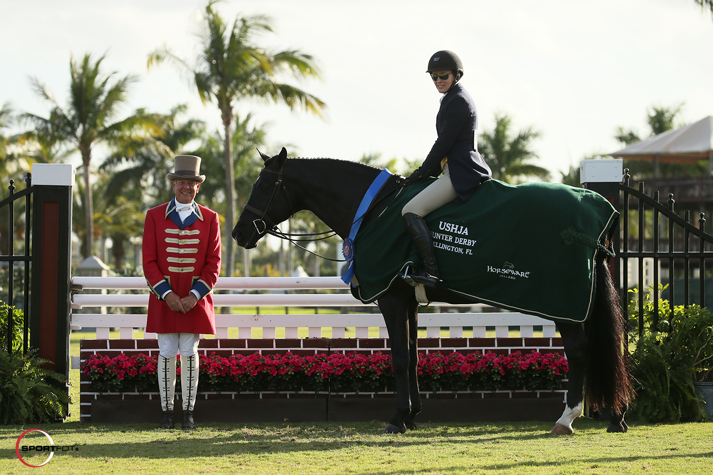 Jennifer Hannan and ringmaster Steve Rector. Photo © Sportfot