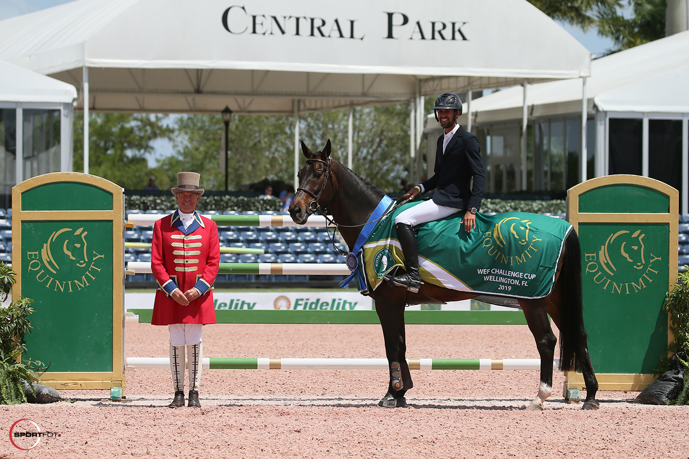 Nayel Nassar and ringmaster Steve Rector. Photo © Sportfot