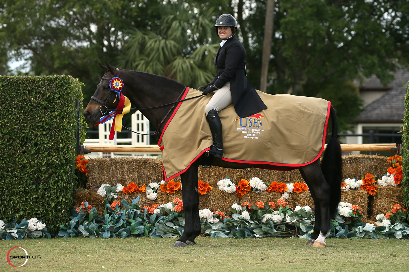 Victoria Colvin and El Primero in their winning presentation. Photo © Sportfot