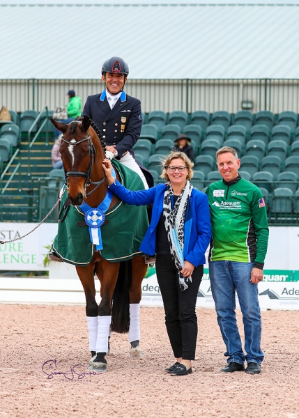 Cesar Parra (USA) and Mr Bumblebee with judge Mariette Sanders-Van Gansewinkel and Adequan®’s Allyn Mann.