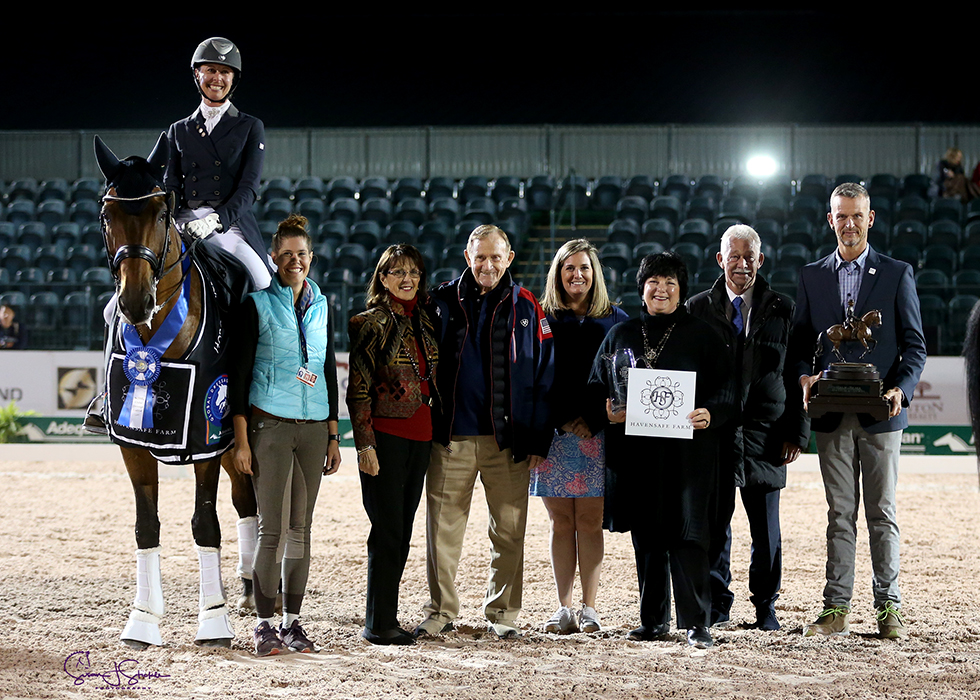 Jessica Jo Tate with with groom Ashley Sundin, Mary Ann and Walter McPhail of Palm Beach Derby, Whitney Fernandes of Adequan®, Havensafe Farm’s Betsy Juliano, judge Stephen Clarke and Walter Nef.