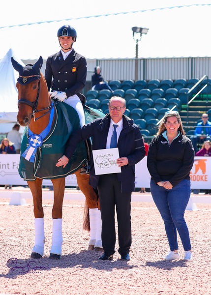 Pablo Gomez Molina (ESP) and Furst Fiorano De Ymas with judge Henning Lehrmann and Whitney Fernandes of Adequan®.