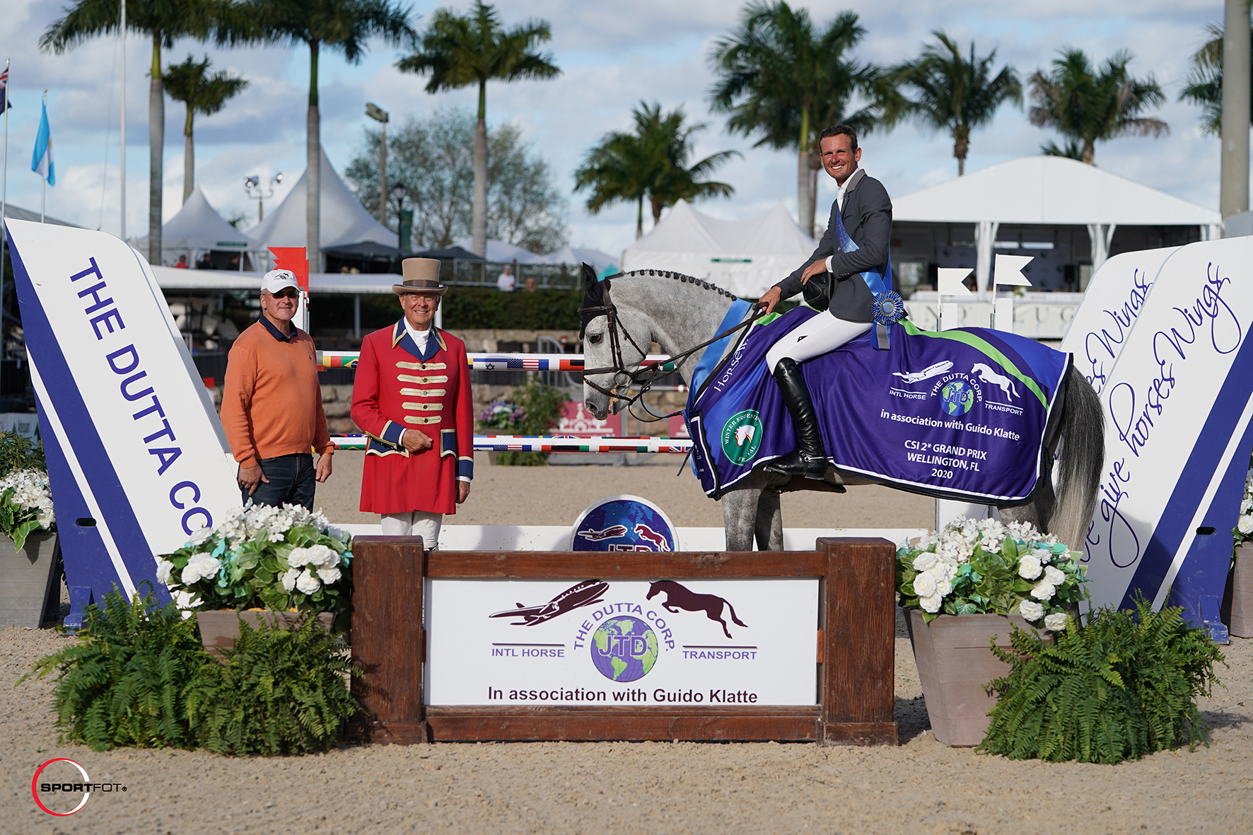 Spencer Smith and Princeton Z in their winning presentation with Guido Klatte and ringmaster Steve Rector.