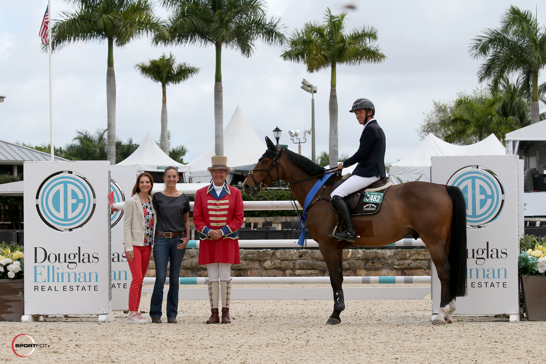 Bertram Allen and Lafayette van Overis in their winning presentation with Tara and Siobahn Gallagher of The Gallagher Group, representing Douglas Elliman Real Estate, along with ringmaster Steve Rector. 