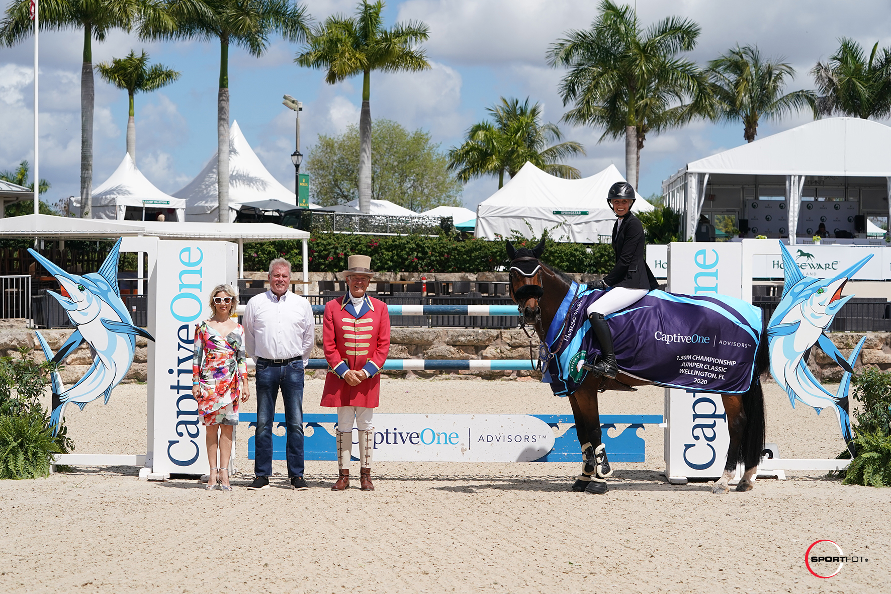 Natalie Dean and Ceitasi in their winning presentation with Olga Hartsock, Wayne Jenkins, Founder and Managing Member of CaptiveOne Advisors and ringmaster Steve Rector. 