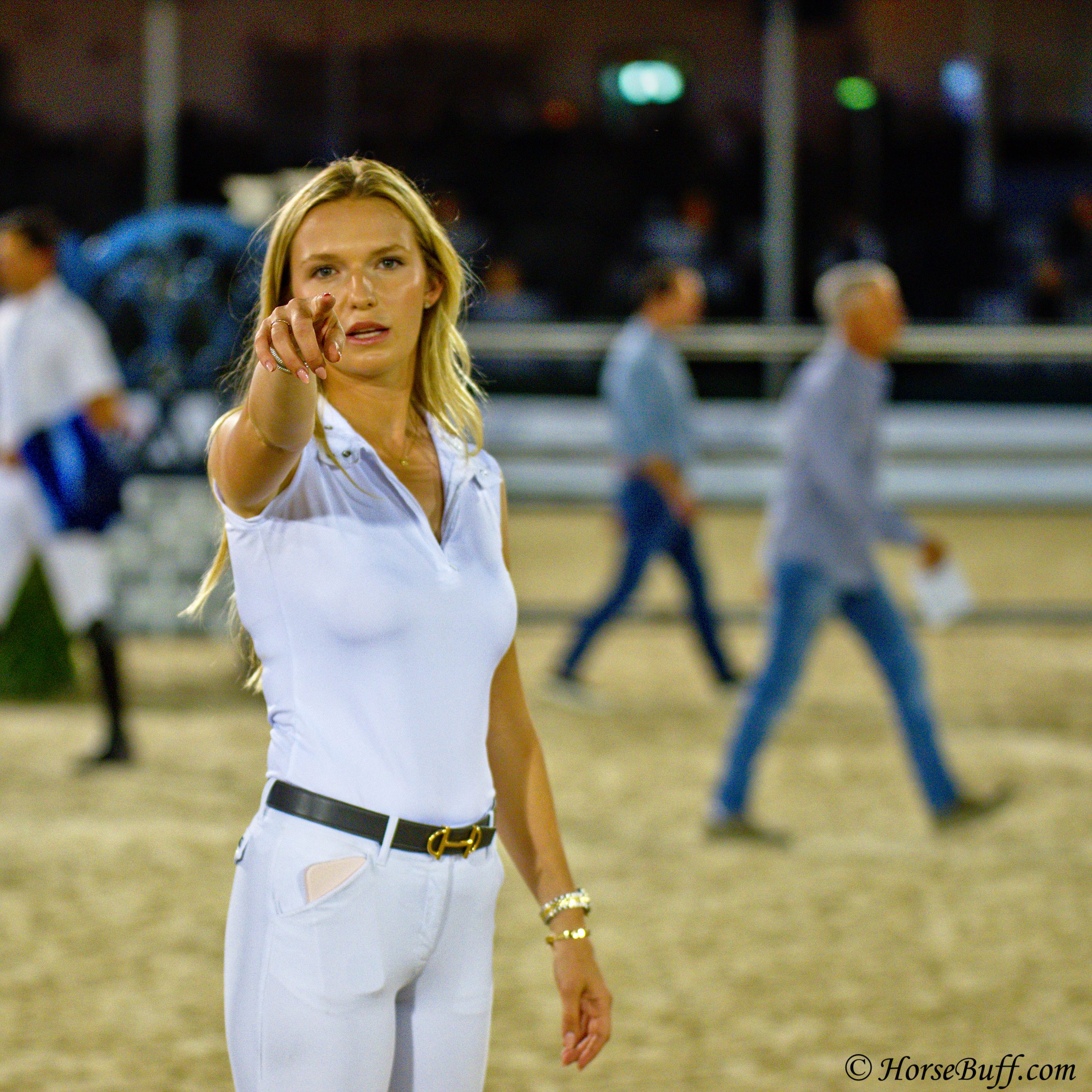 The lovely Lillie Keenan @lillieckeenan walking the course at the $50,000 Palm Beach Equine Clinic National Grand Prix at The Winter Equestrian Festival in Wellington FL. @wellingtoninternational_wef Photo © HorseBuff.com