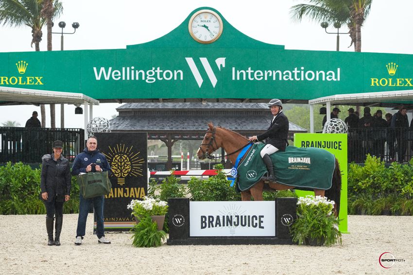 Mark Willis, Owner and Lisa Ellis, CEO and CMO of BrainJuice and BrainJava present Aaron Vale & Carissimo 25 as winners of the $226,000 BrainJuice Holiday II CSI4* Grand Prix sponsored by BrainJava.
© Sportfot