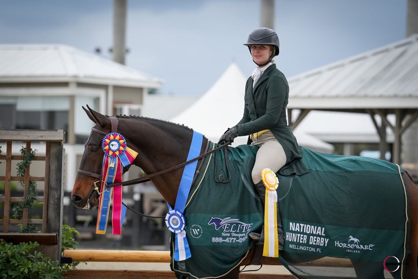 Hannah Isop & Selene in the $1,500 USHJA National Hunter Derby © Sportfot