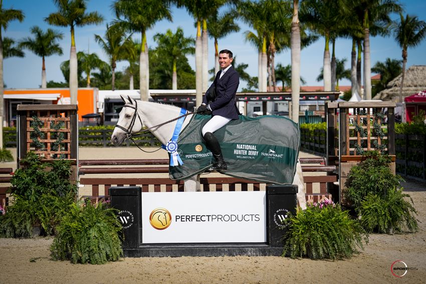 Geoffrey Hesslink & Sandstone presented as winners in the $5,000 National Hunter Derby presented by Perfect Products © Sportfot