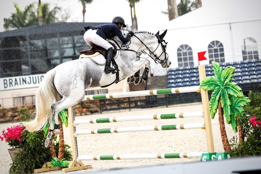 Molly Ashe Cawley & Loukas De La Noue in the $25,000 ProElite Holiday III Grand Prix © Cassidy Klein