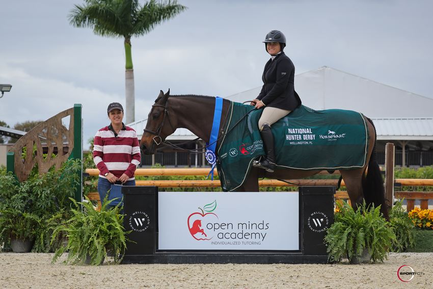 Victoria Colvin & Gabriel presented as winners by Maggie Alexander on behalf of Open Minds Academy in the $5,000 USHJA National Hunter Derby © Sportfot